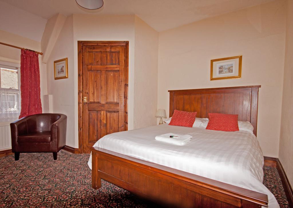 The White Hart Hotel Menheniot Habitación foto